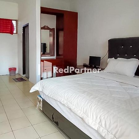 Bernard Guest House & Resto Redpartner Ambarita Εξωτερικό φωτογραφία