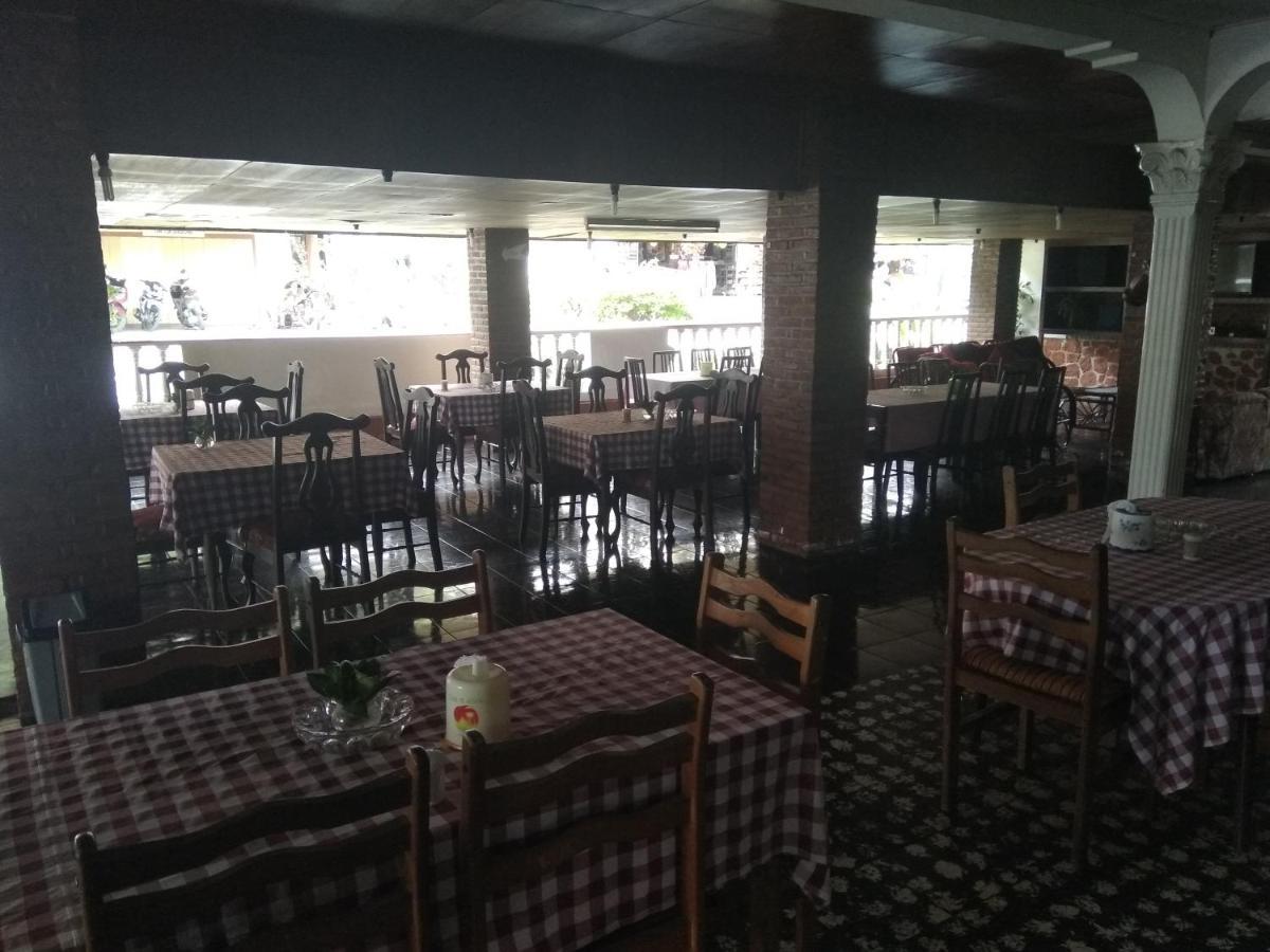 Bernard Guest House & Resto Redpartner Ambarita Εξωτερικό φωτογραφία