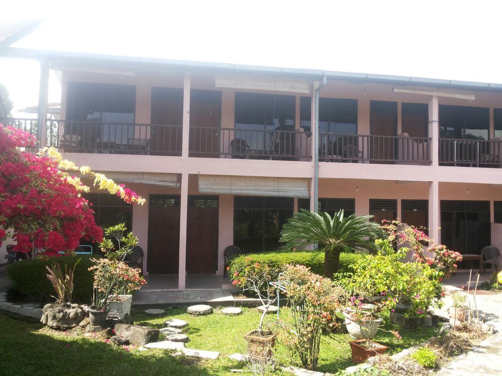 Bernard Guest House & Resto Redpartner Ambarita Εξωτερικό φωτογραφία