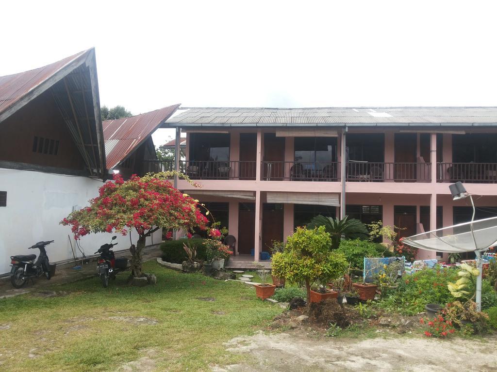 Bernard Guest House & Resto Redpartner Ambarita Εξωτερικό φωτογραφία